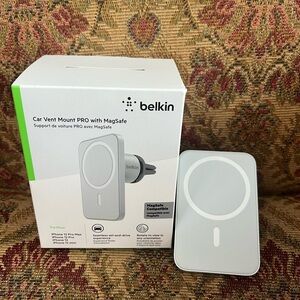 Belkin car vent mount pro with MagSafe